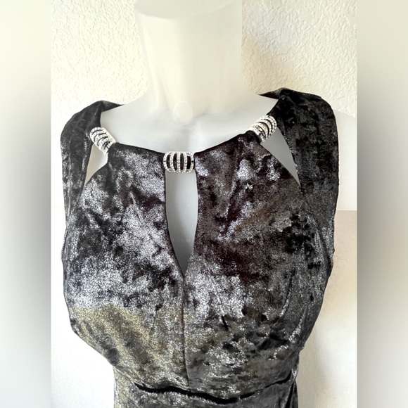 Scarlet sexy metallic dress size M for night parties - Picture 2 of 7